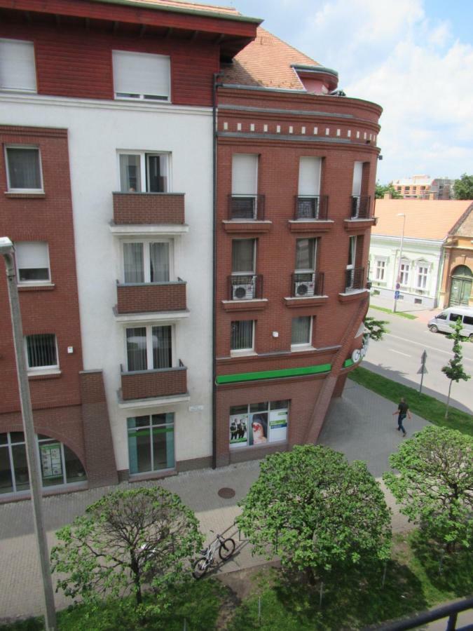 Pasti Central Apartment. Debrecen Exterior photo
